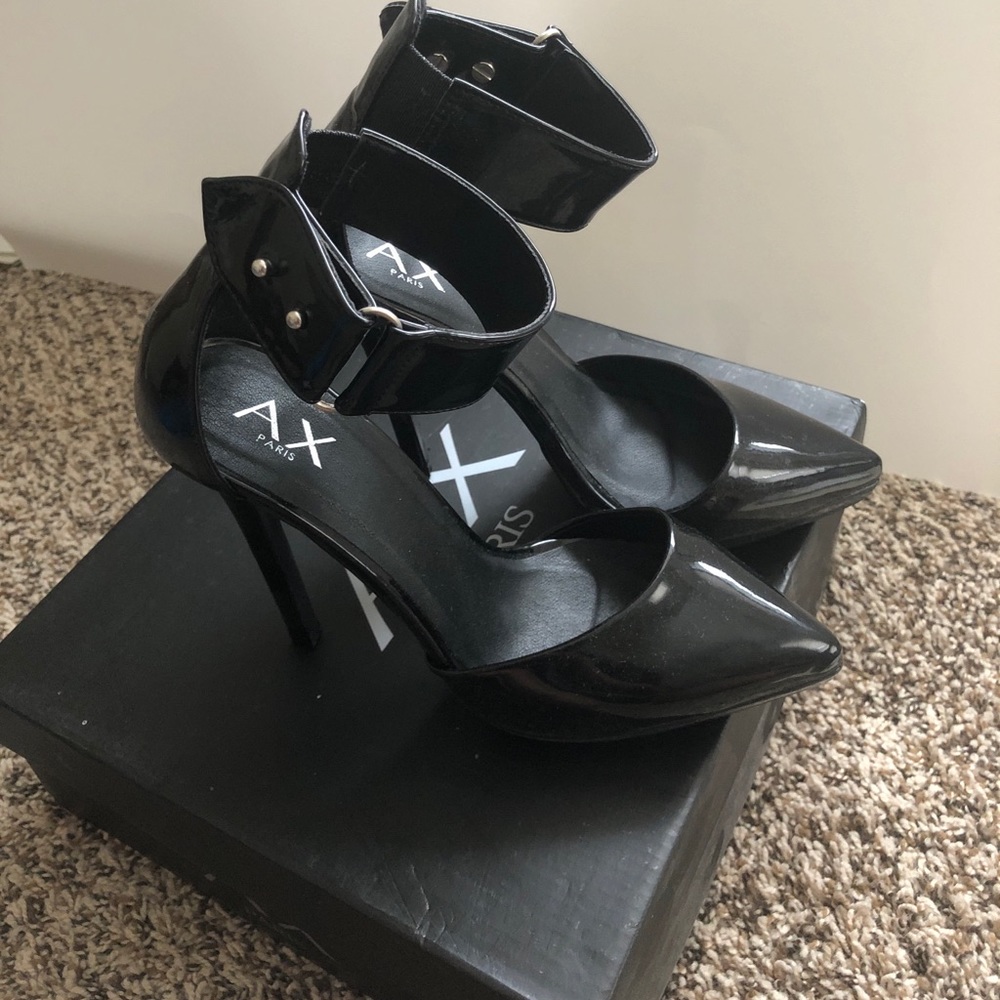 New AX PARIS ANKLE STRAP HEELED SHOES (BLACK) 6US