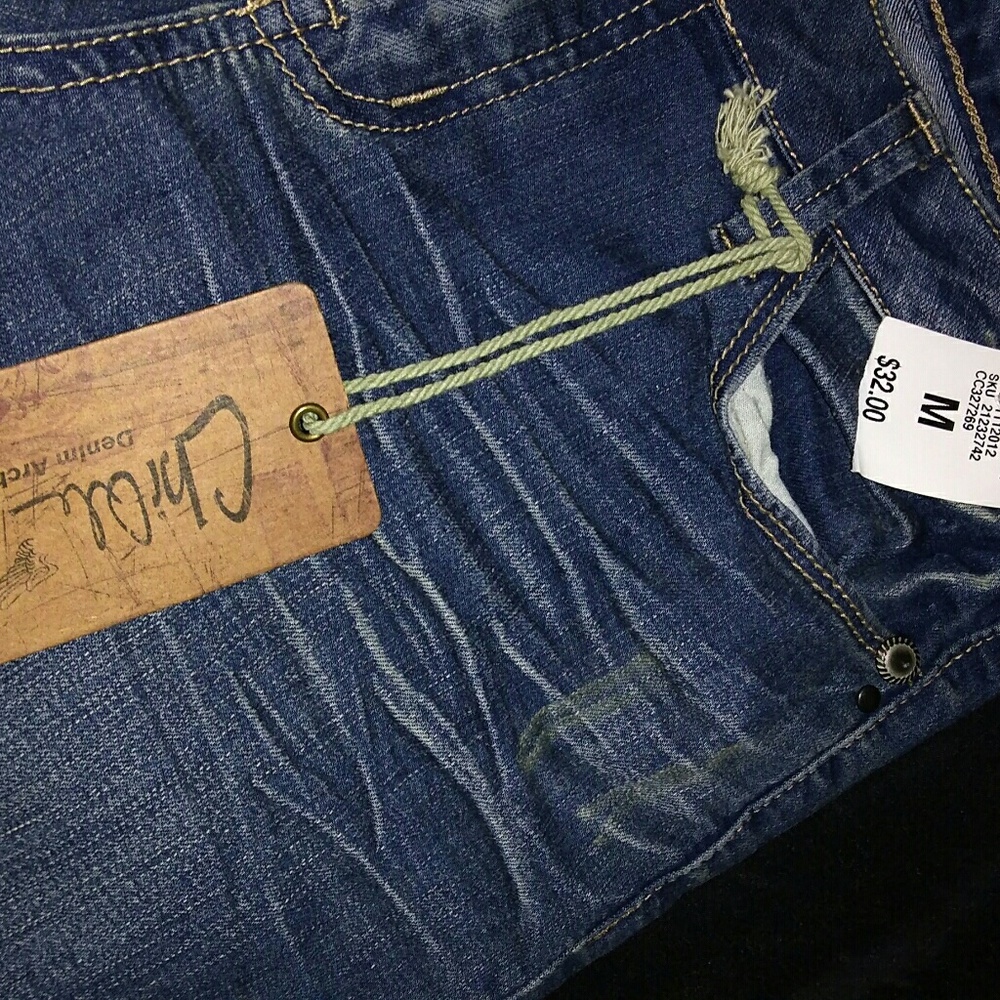 Chi Ole jean capri pants