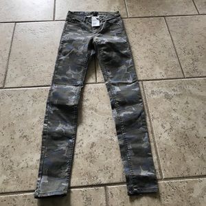 Camo pants NWT