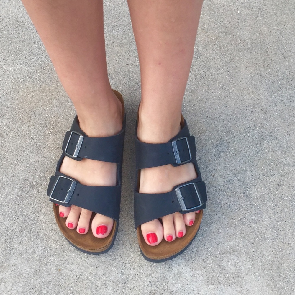 Black BIRKENSTOCKS sized 7-8 flexible-fit NEW!