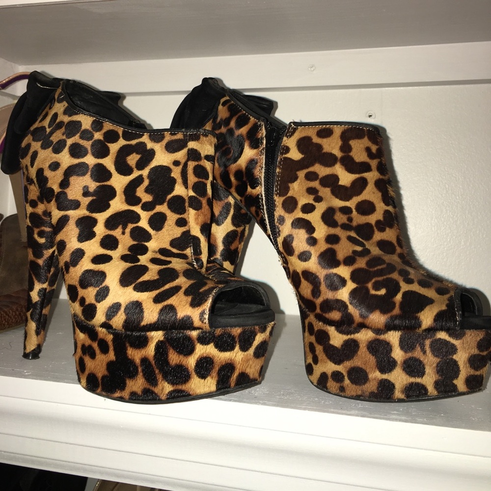 Jessica Simpson heels