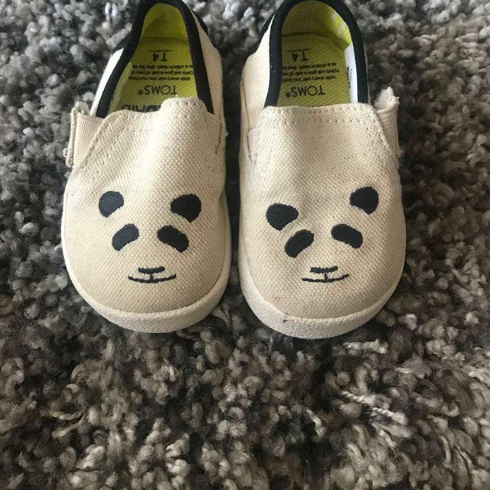 NWOT PANDA TOMS