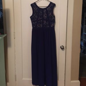 Women’s long formal dress