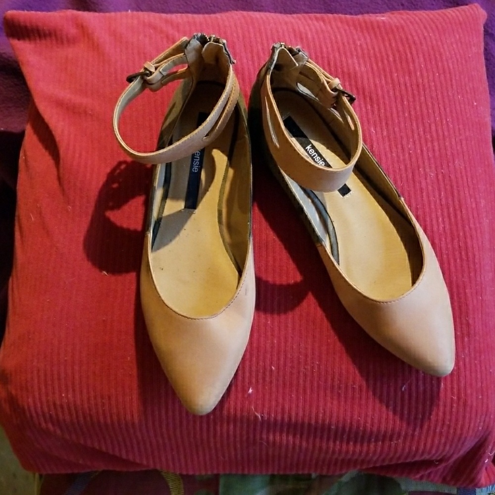 Shoes 8M ( worn once)