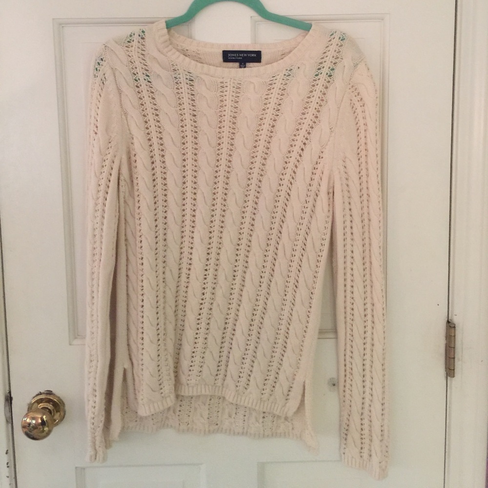 White knitted sweater