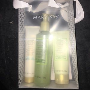 Satin Hands Set by Mary Kay