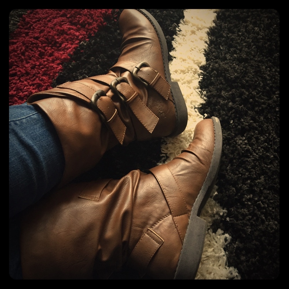 Like new mid calf moto boots