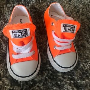 NWOB ORANGE CONVERSE