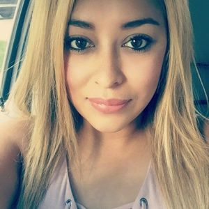 Meet your Posher, Yessica