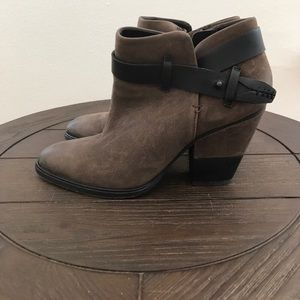 Dolce Vita Booties!