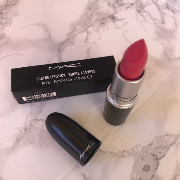 MAC lustre lipstick - lustering - Picture 2 of 3