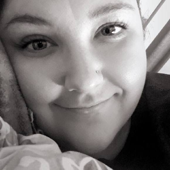 Meet your Posher, Kelsey - Picture 1 of 1