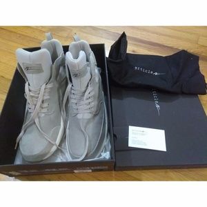 NIB Article Number Men's Light Beige Sneaker Sz 12