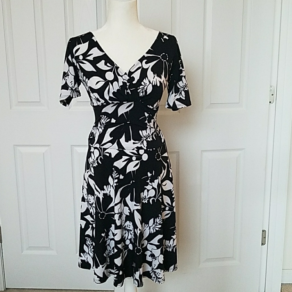 Maurice size medium black and white dress