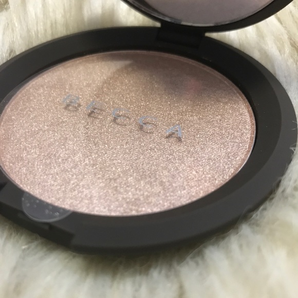 BECCA shimmering skin perfecter highlight - opal - Picture 3 of 4