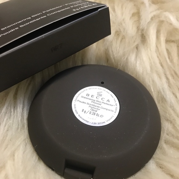 BECCA shimmering skin perfecter highlight - opal - Picture 4 of 4