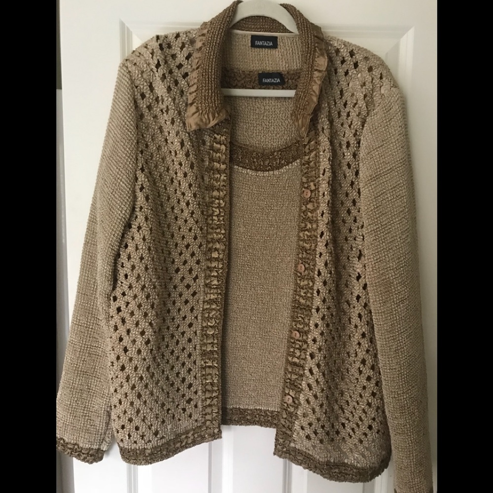 Beautiful 2-piece BRONZE silk-look top & jacket.