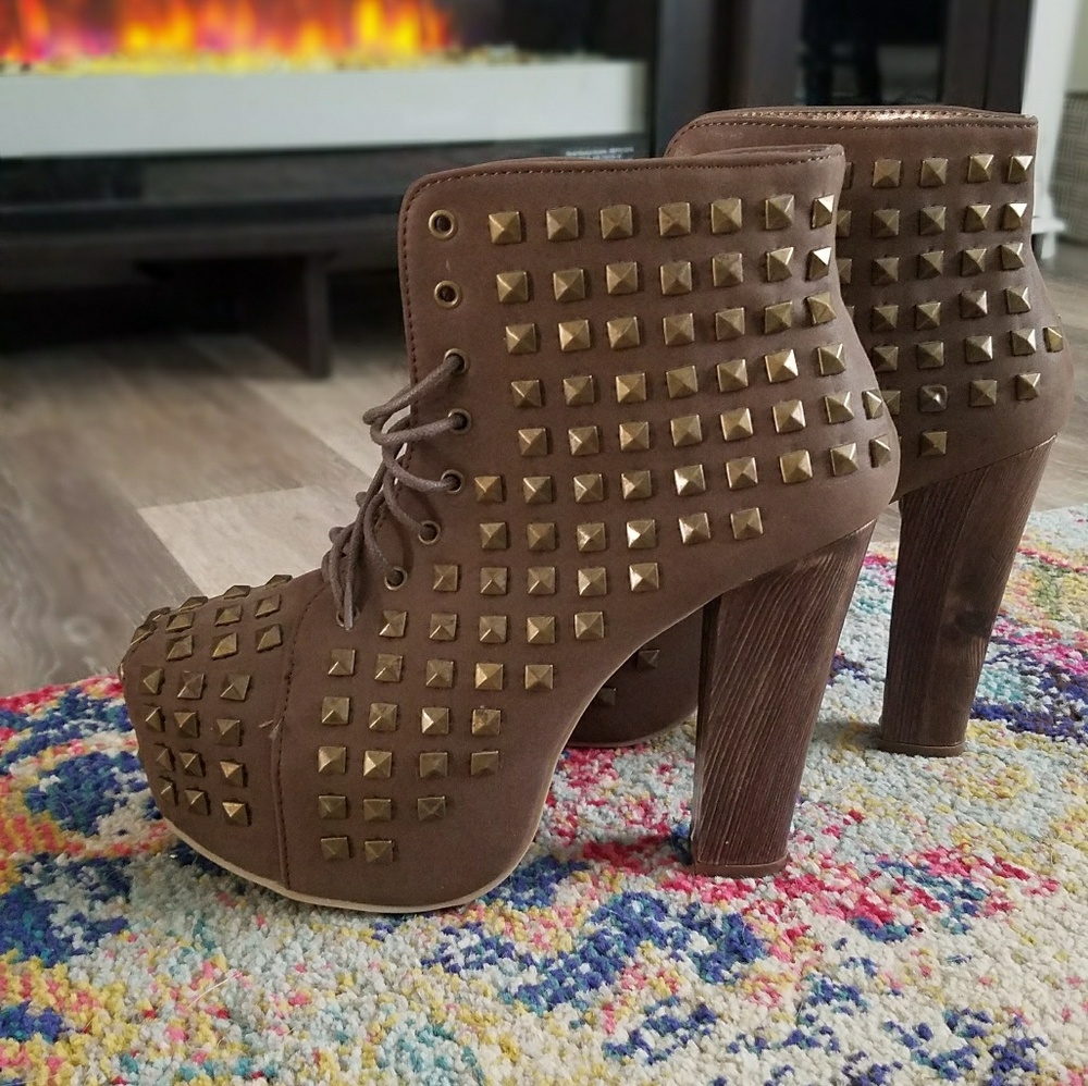 Woman's shoes.