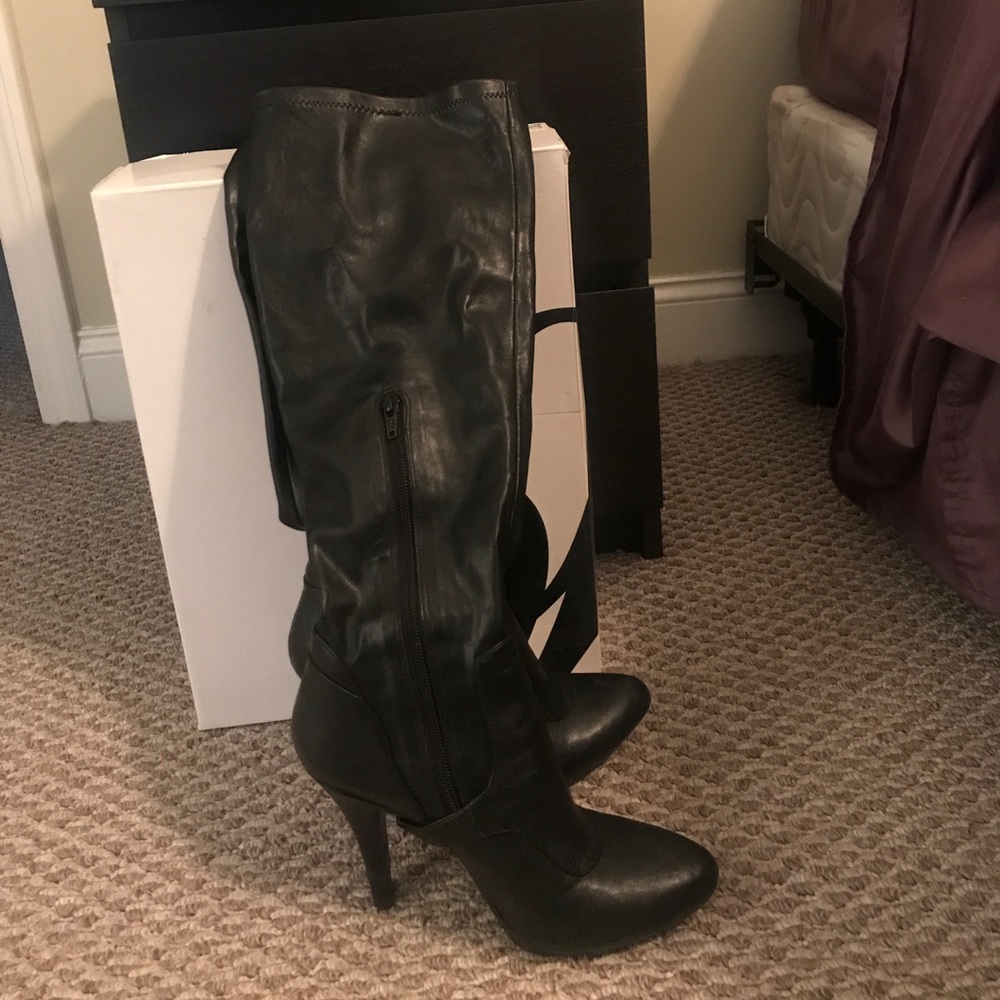 Women’s black boots