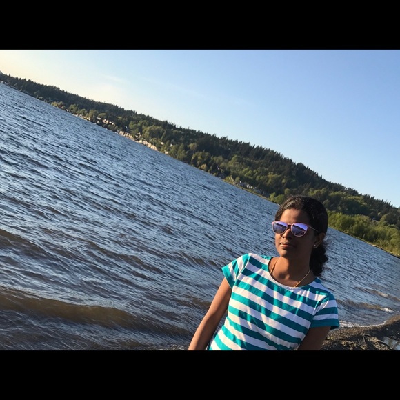 Meet your Posher, Divya - Picture 1 of 1