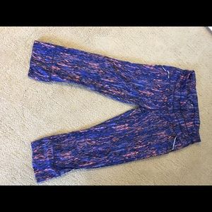 Athleta Crops Size M