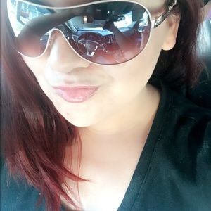 Meet your Posher, Damaris