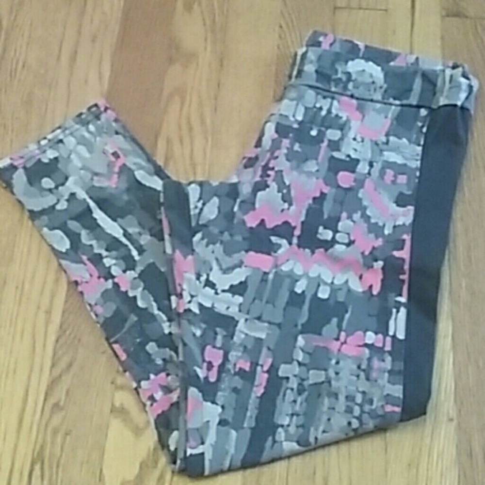 SOLD....Aerie Leggings size L Large