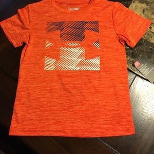 Under Armour heat gear top Size 4