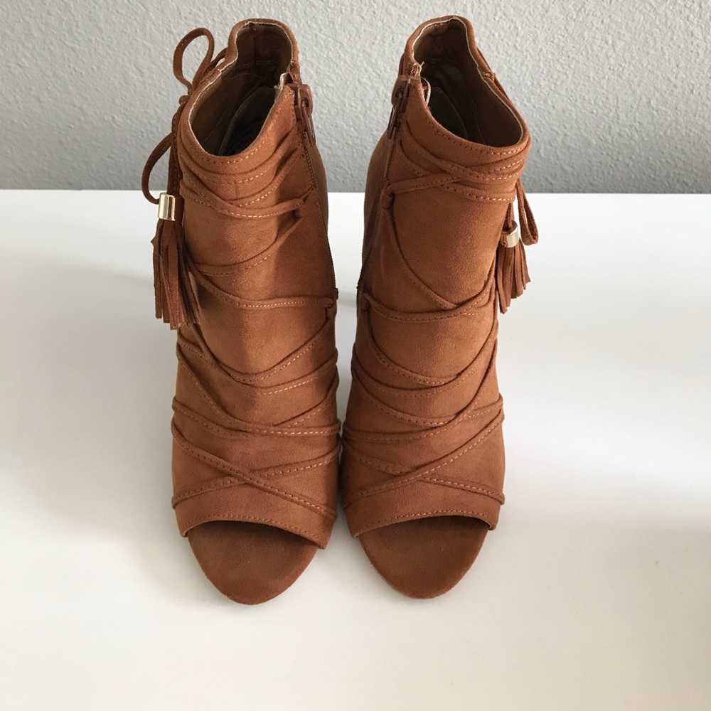 Ankle boots with lace detail