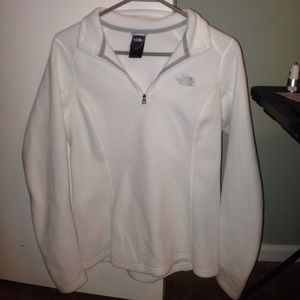 White North Face Quarter Zip🔥CLEARANCE🔥