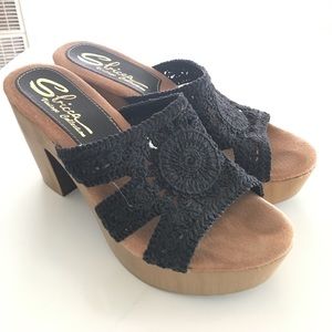 Vintage lacework platform sandals
