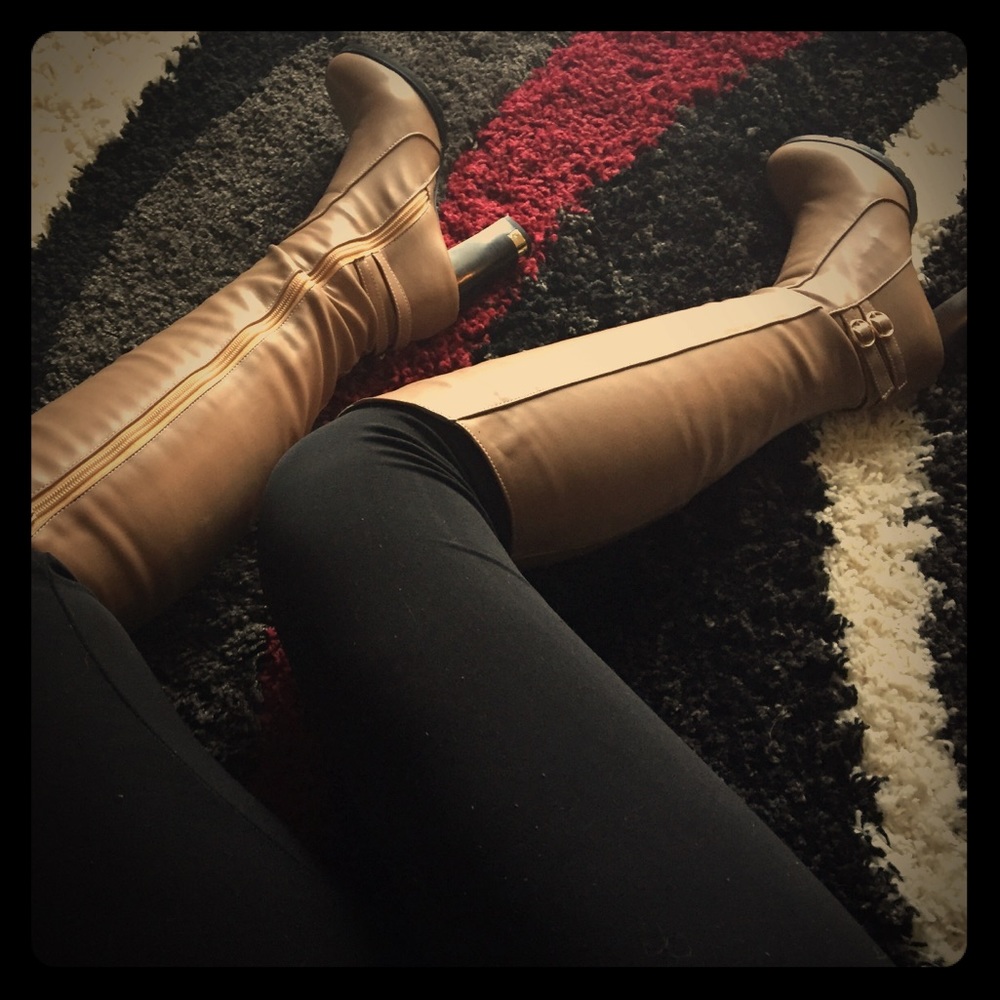 Faux leather heeled snow boots