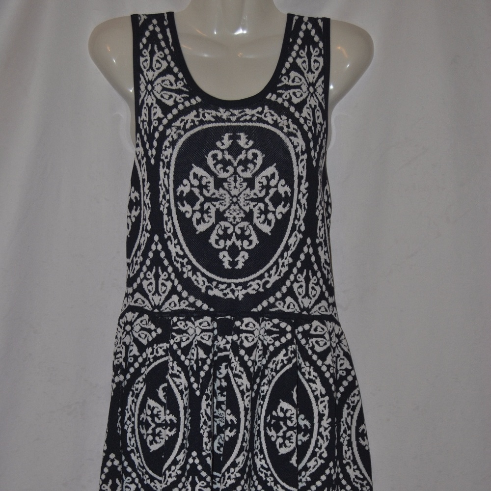 Romeo and Juliet Couture knit dress