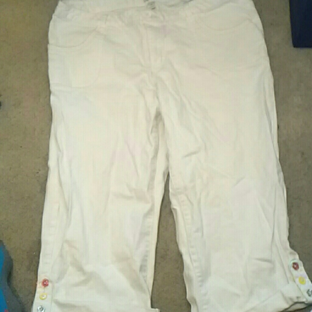 White khaki pants