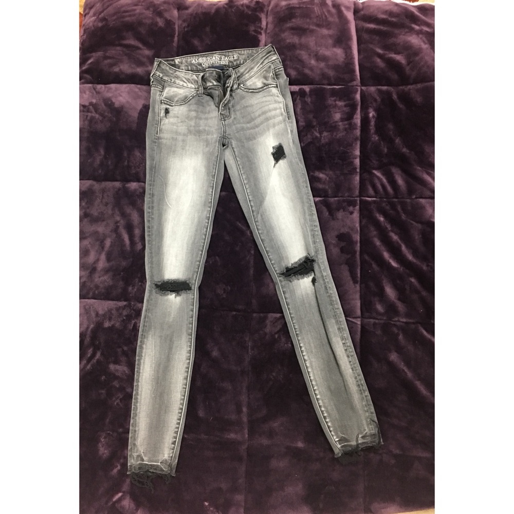 American Eagle size 0 black distressed jeans