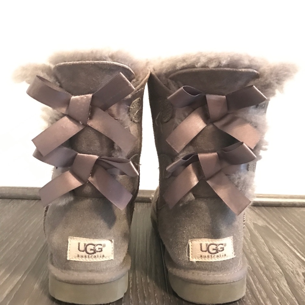 Ugg Bailey Bow Boots Womens Style size 6