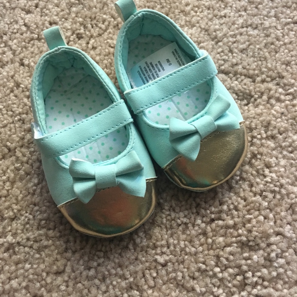 Cute baby flats. With BOW!!