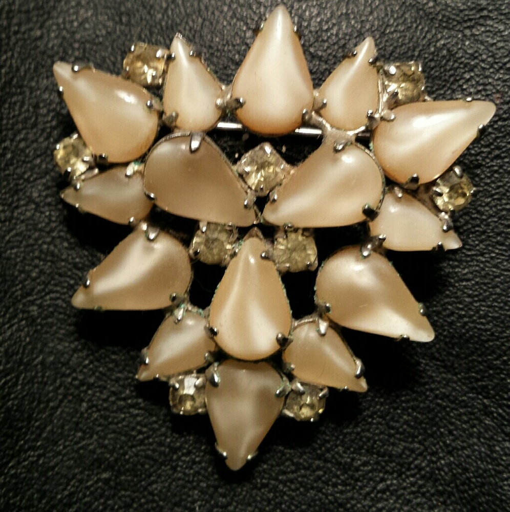 Vintage Costume Brooch w/Stones & Rhinestones