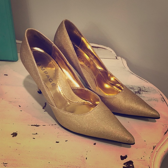 Gold Heels - Picture 1 of 5