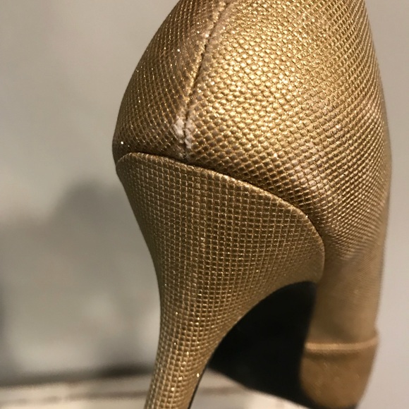 Gold Heels - Picture 4 of 5