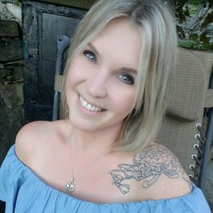 Meet your Posher, Polly