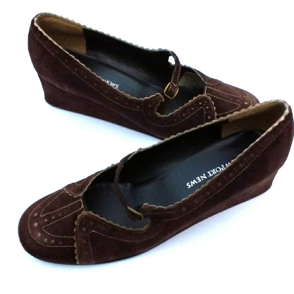 Super Cute Chocolate Brown Suede Wedges