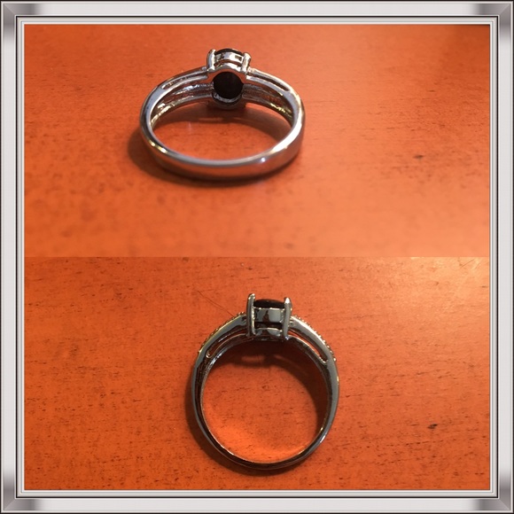 Pretty Ring with Black Stone - Picture 3 of 3