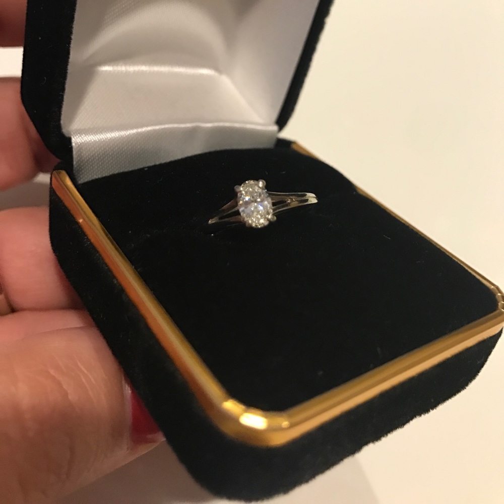 14k oval cut diamond engagement ring