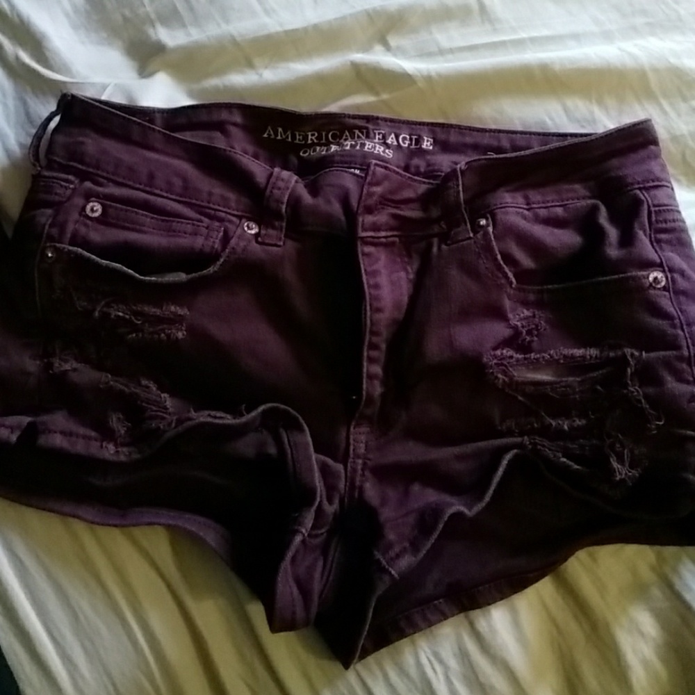 Maroon American eagle destroyed stretch shorties