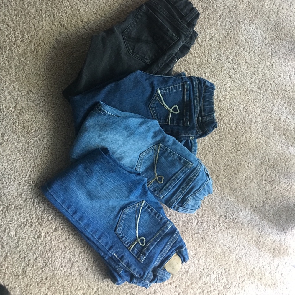 4 pairs of The Children’s Place GIRL jeans.