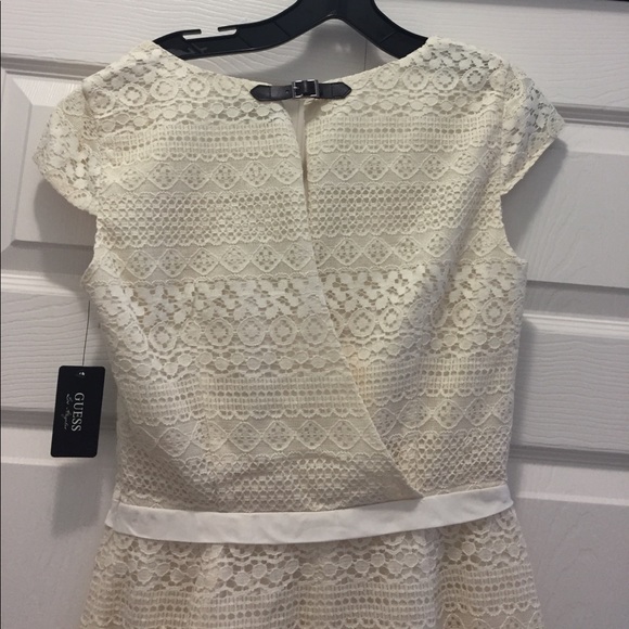 NWT Ivory lace Guess faux wrap dress size 4 - Picture 7 of 7