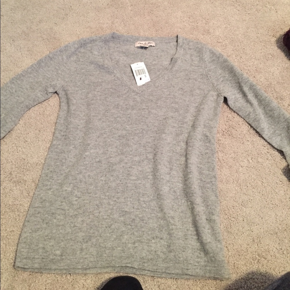BRAND NEW CASHMERE SWEATER