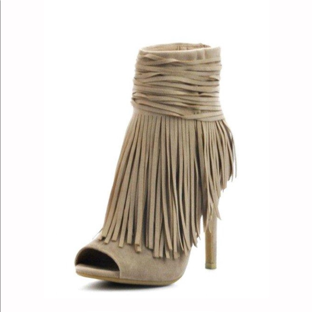 Fringed taupe bootie