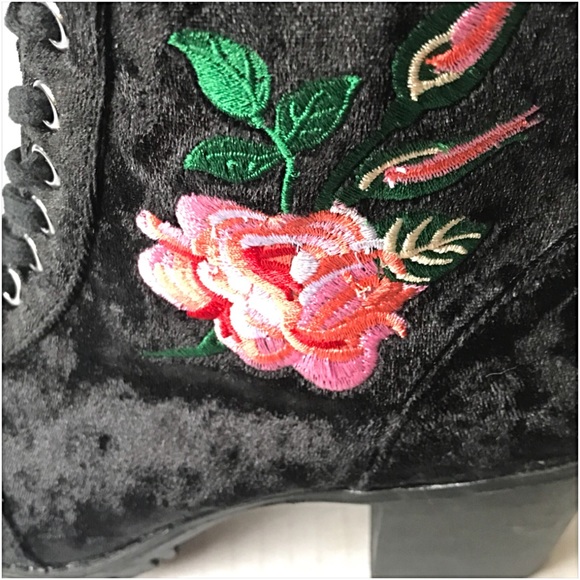 Cutest Ever Booty Crushed Velvet Floral Sold - Picture 4 of 4